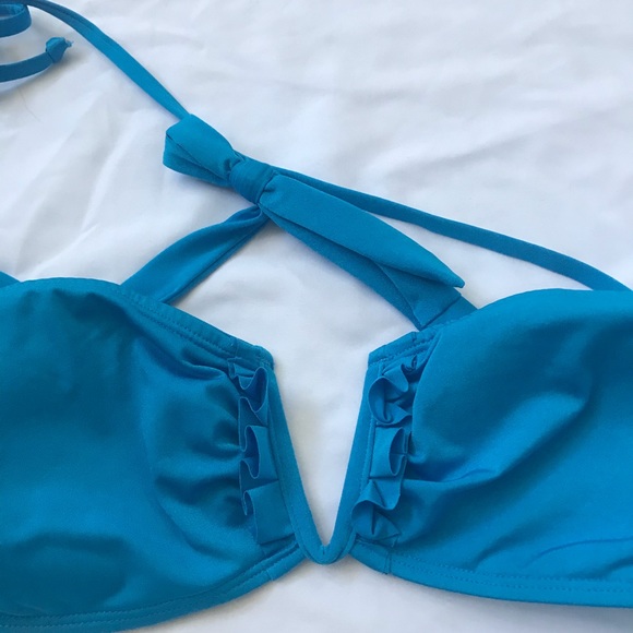 New with tags. H&M bikini top - Picture 3 of 3